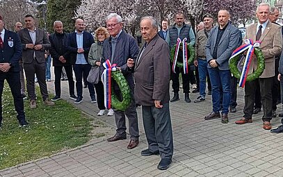 Сећање које не бледи: У Чачку обележено 27 година од НАТО бомбардовање Савезне Републике Југославије Сећање које не бледи: У Чачку обележено 27 година од НАТО бомбардовање Савезне Републике Југославије